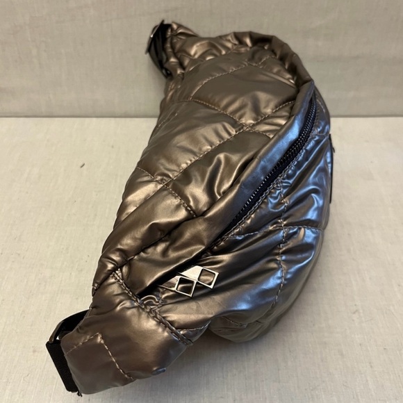 KAFFE Quilted Dark Grey/Silver Large Fanny Pack (Bumbag), Adjustable Strap - Picture 2 of 4